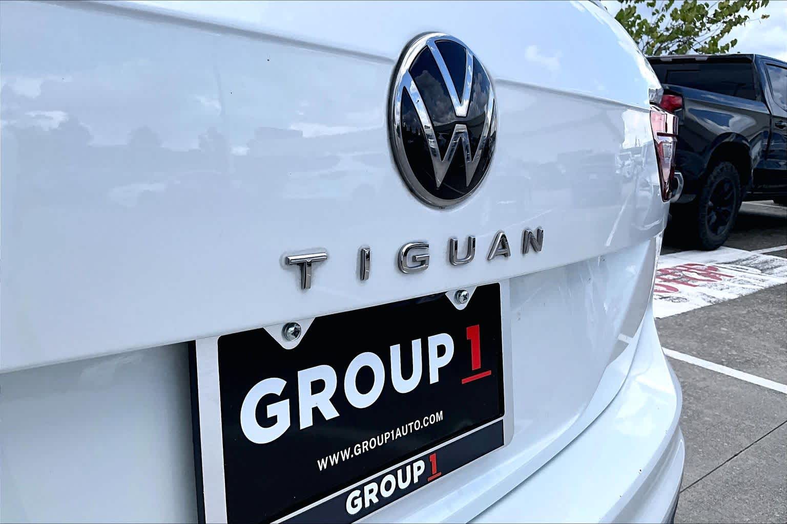 2023 Volkswagen Tiguan SE Opal White Pearl at Auto Boutique Texas