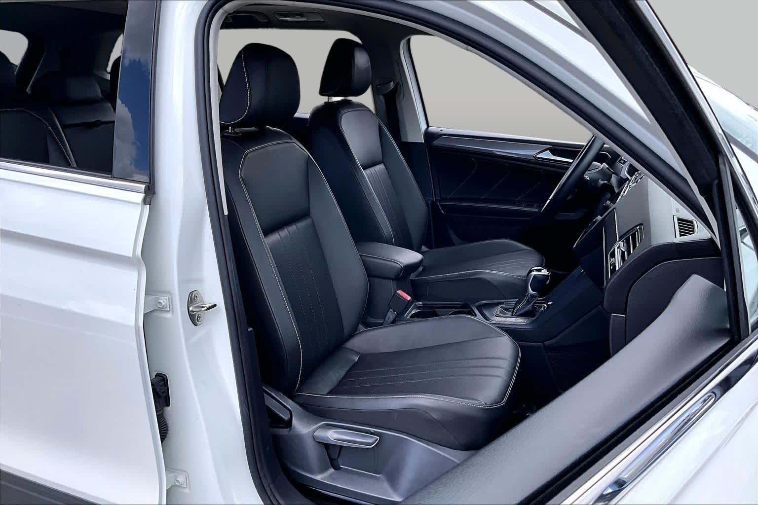 2023 Volkswagen Tiguan SE Opal White Pearl at Auto Boutique Texas