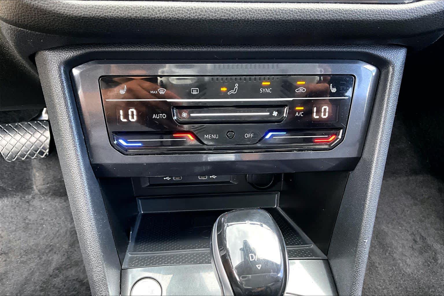 2023 Volkswagen Tiguan SE Opal White Pearl at Auto Boutique Texas