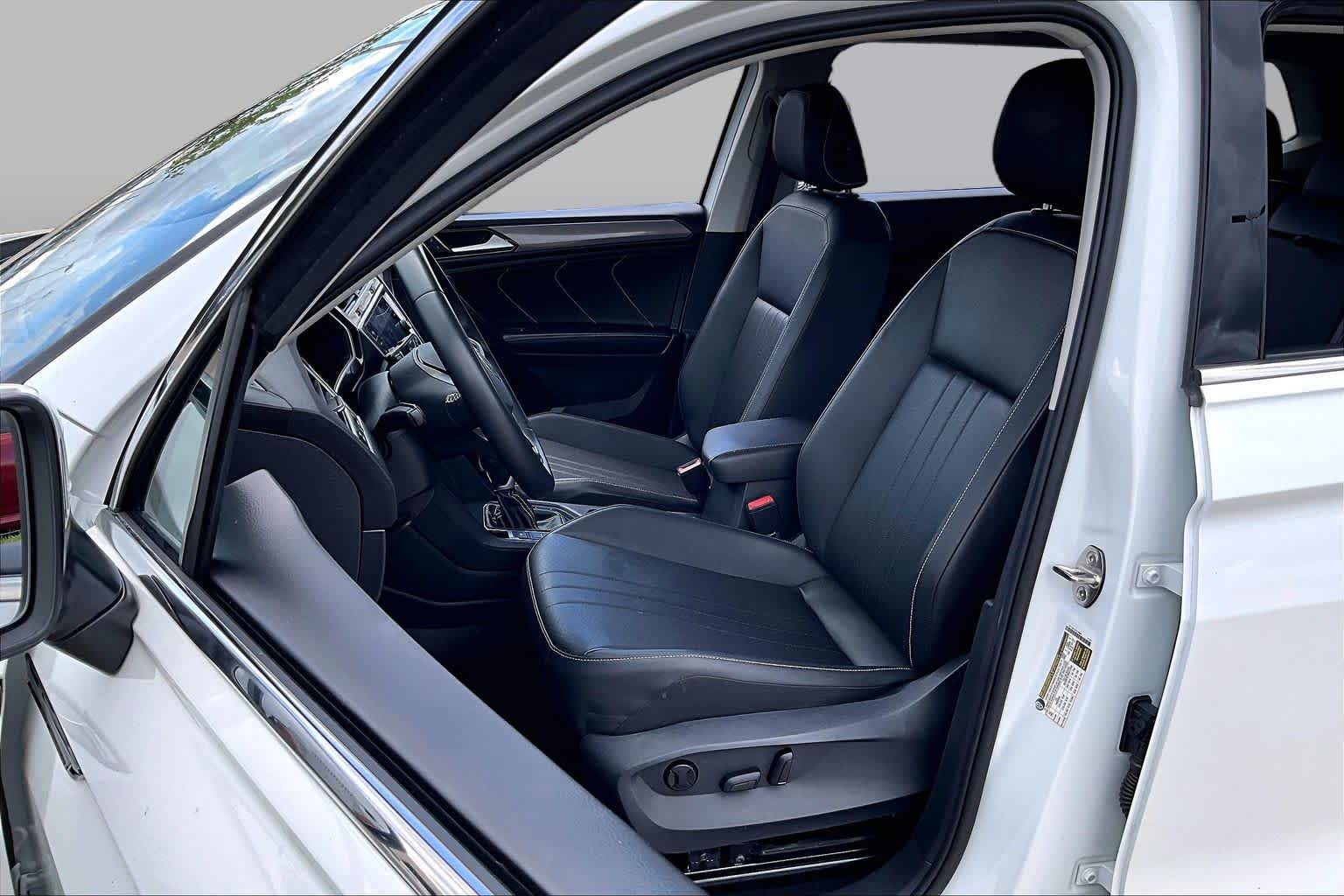 2023 Volkswagen Tiguan SE Opal White Pearl at Auto Boutique Texas