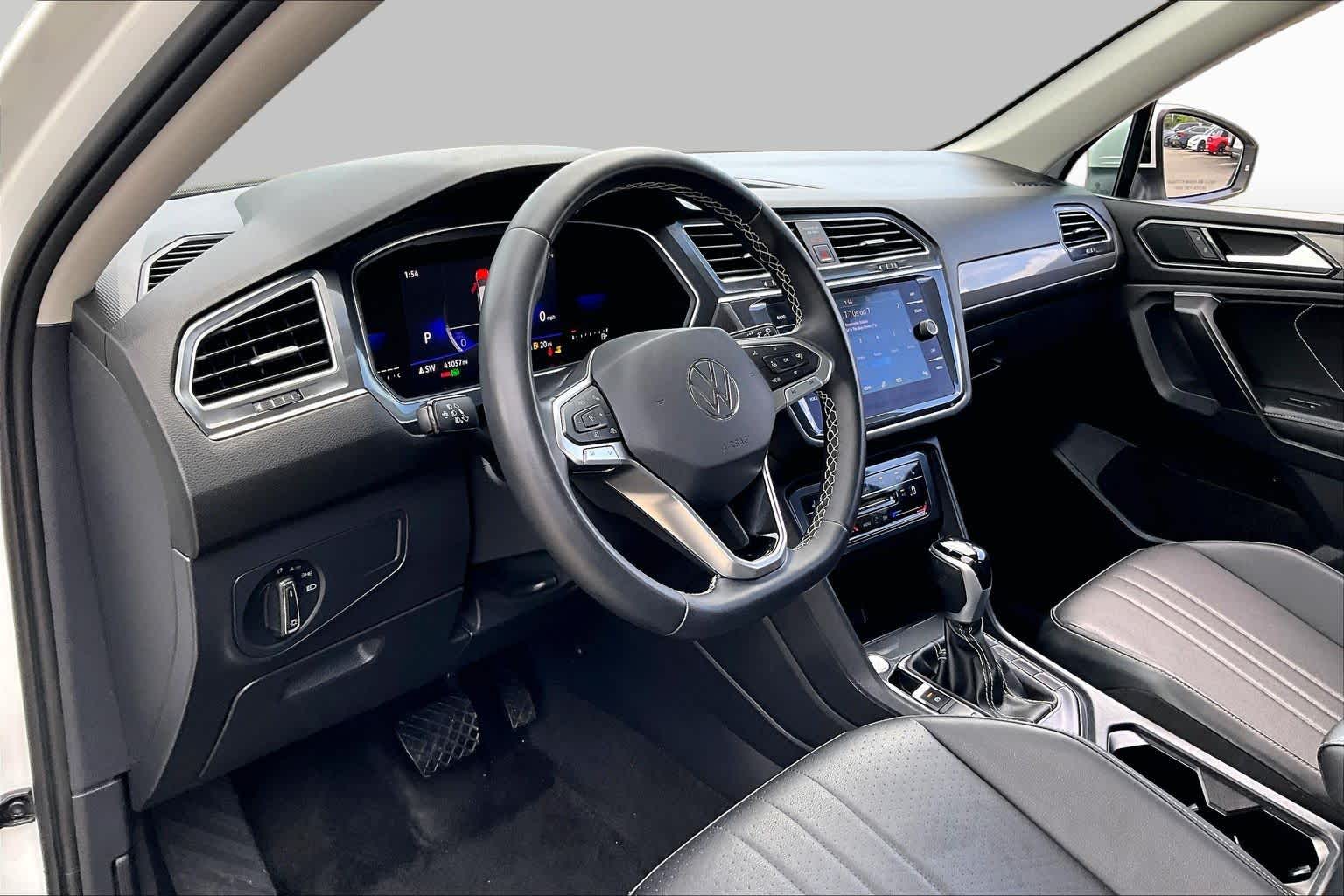 2023 Volkswagen Tiguan SE Opal White Pearl at Auto Boutique Texas