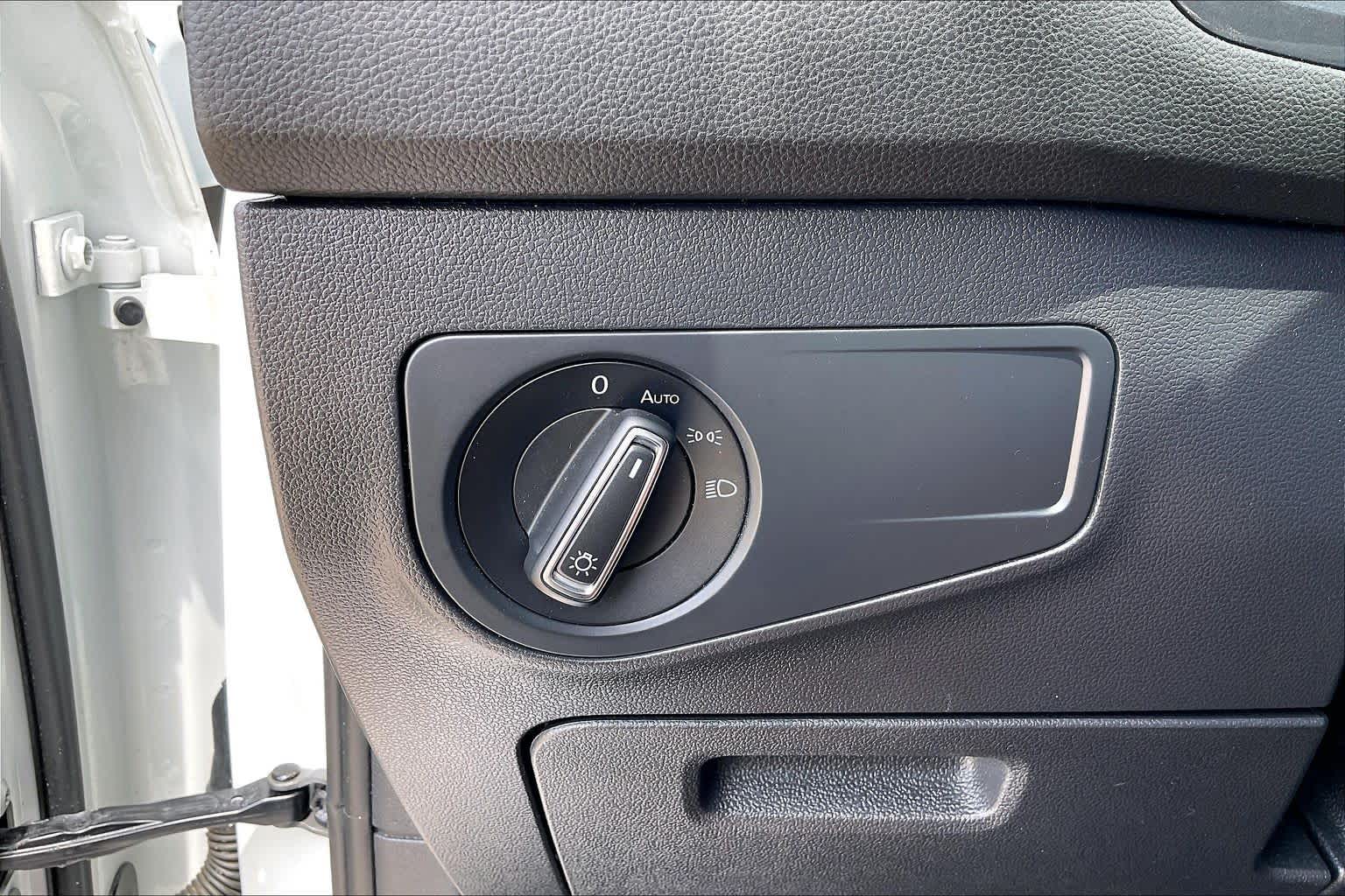 2023 Volkswagen Tiguan SE Opal White Pearl at Sterling McCall Nissan