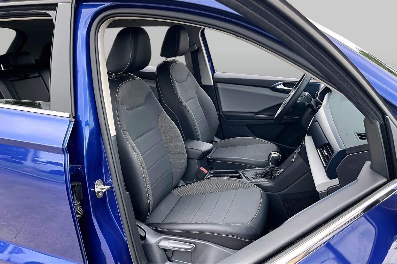 2022 Volkswagen Taos SE Dusk Blue Metallic at Beck & Masten Kia