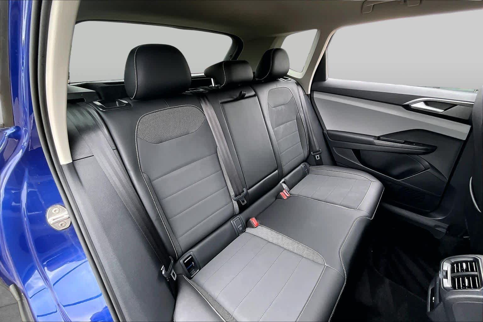 2022 Volkswagen Taos SE Dusk Blue Metallic at Beck & Masten Kia