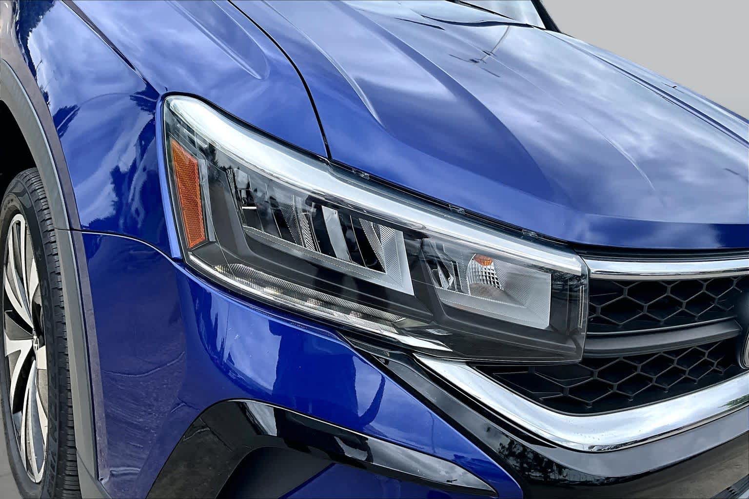 2022 Volkswagen Taos SE Dusk Blue Metallic at Beck & Masten Kia
