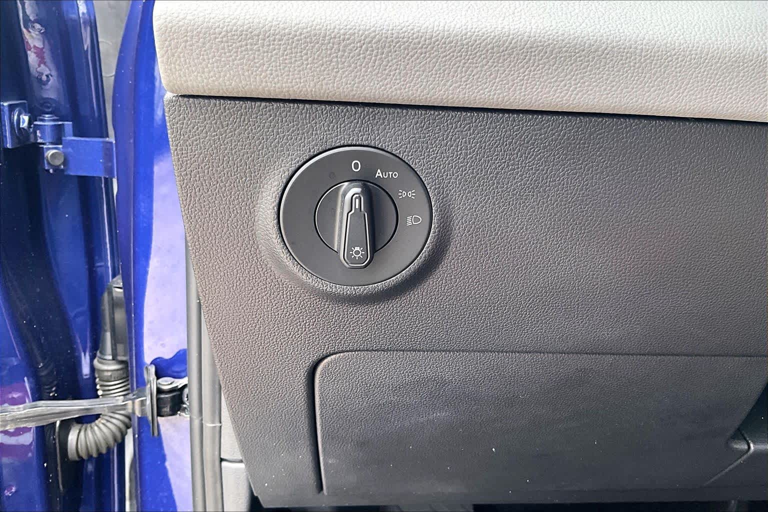 2022 Volkswagen Taos SE Dusk Blue Metallic at Beck & Masten Kia