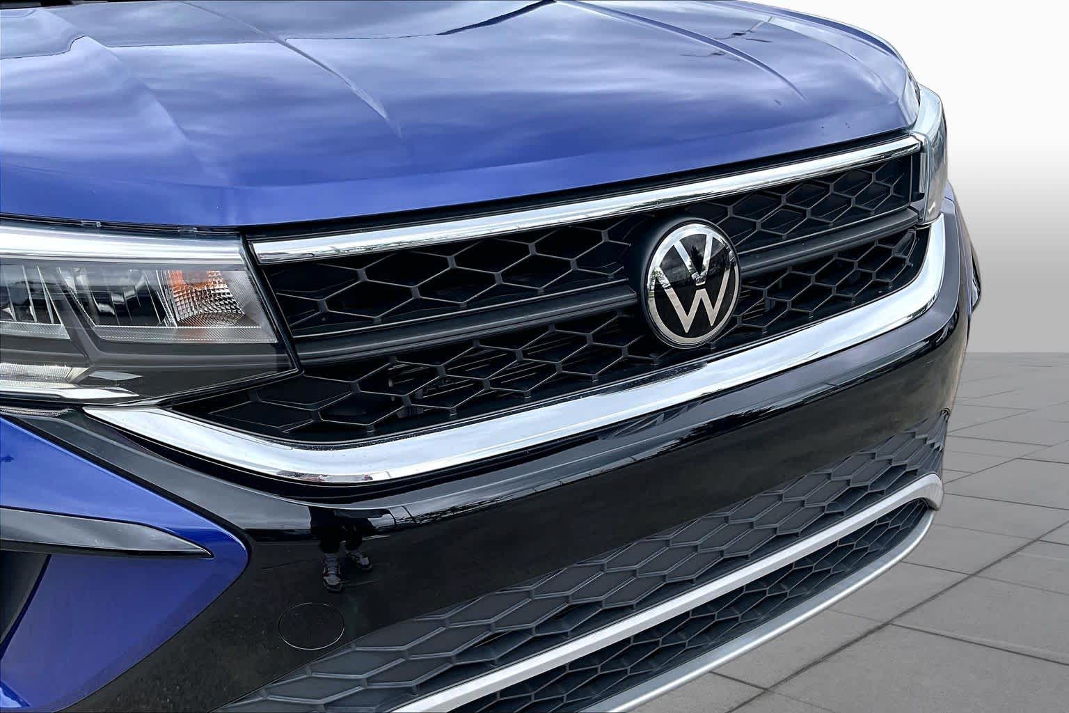 2022 Volkswagen Taos SE Dusk Blue Metallic at Beck & Masten Kia