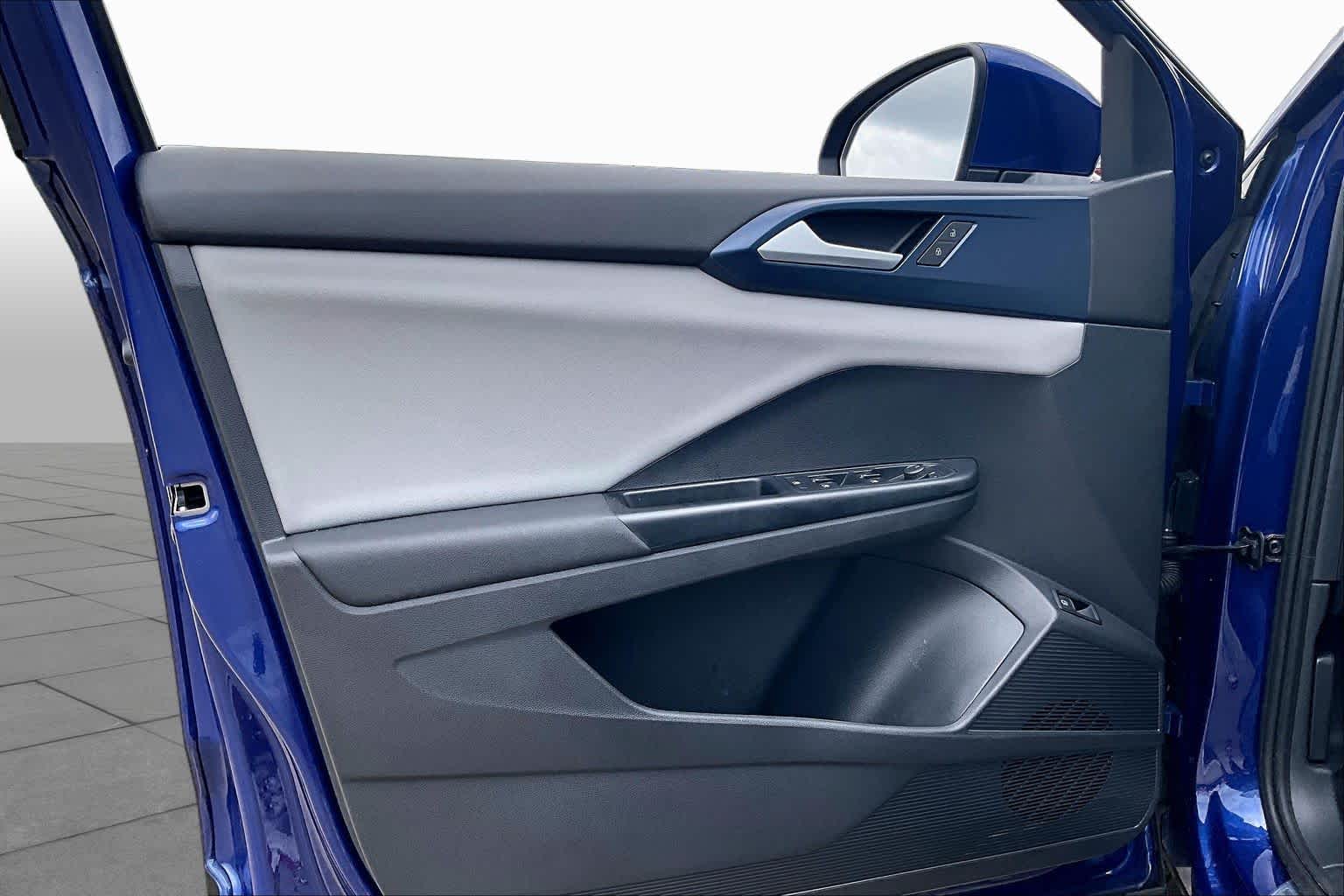 2022 Volkswagen Taos SE Dusk Blue Metallic at Beck & Masten Kia