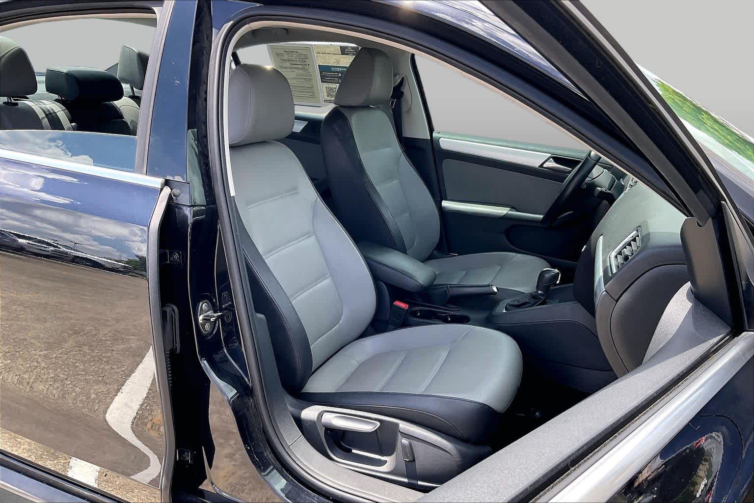 2013 Volkswagen Jetta Hybrid SE Deep Black Metallic at Tomball Ford