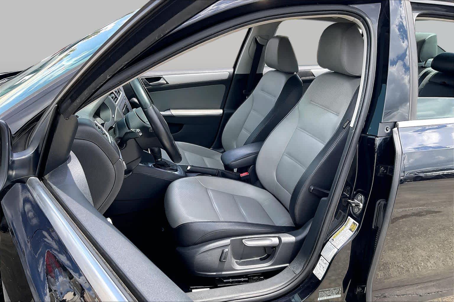 2013 Volkswagen Jetta Hybrid SE Deep Black Metallic at Tomball Ford