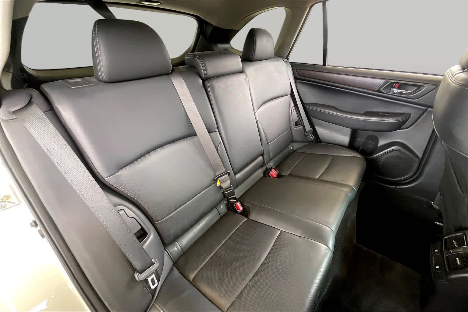 2015 Subaru Outback 2.5i Limited Crystal White Pearl at AutoNation USA Katy