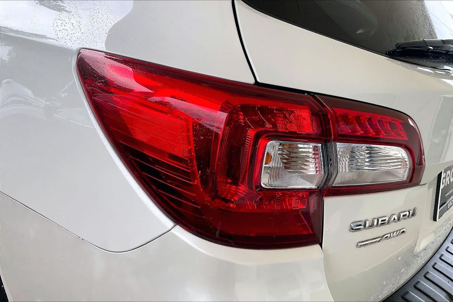 2015 Subaru Outback 2.5i Limited Crystal White Pearl at AutoNation USA Katy