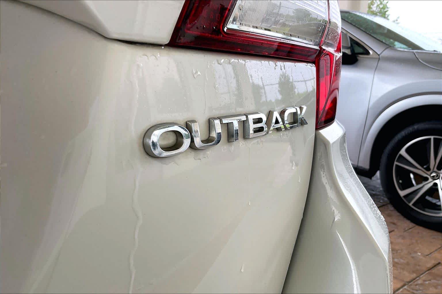 2015 Subaru Outback 2.5i Limited Crystal White Pearl at AutoNation USA Katy