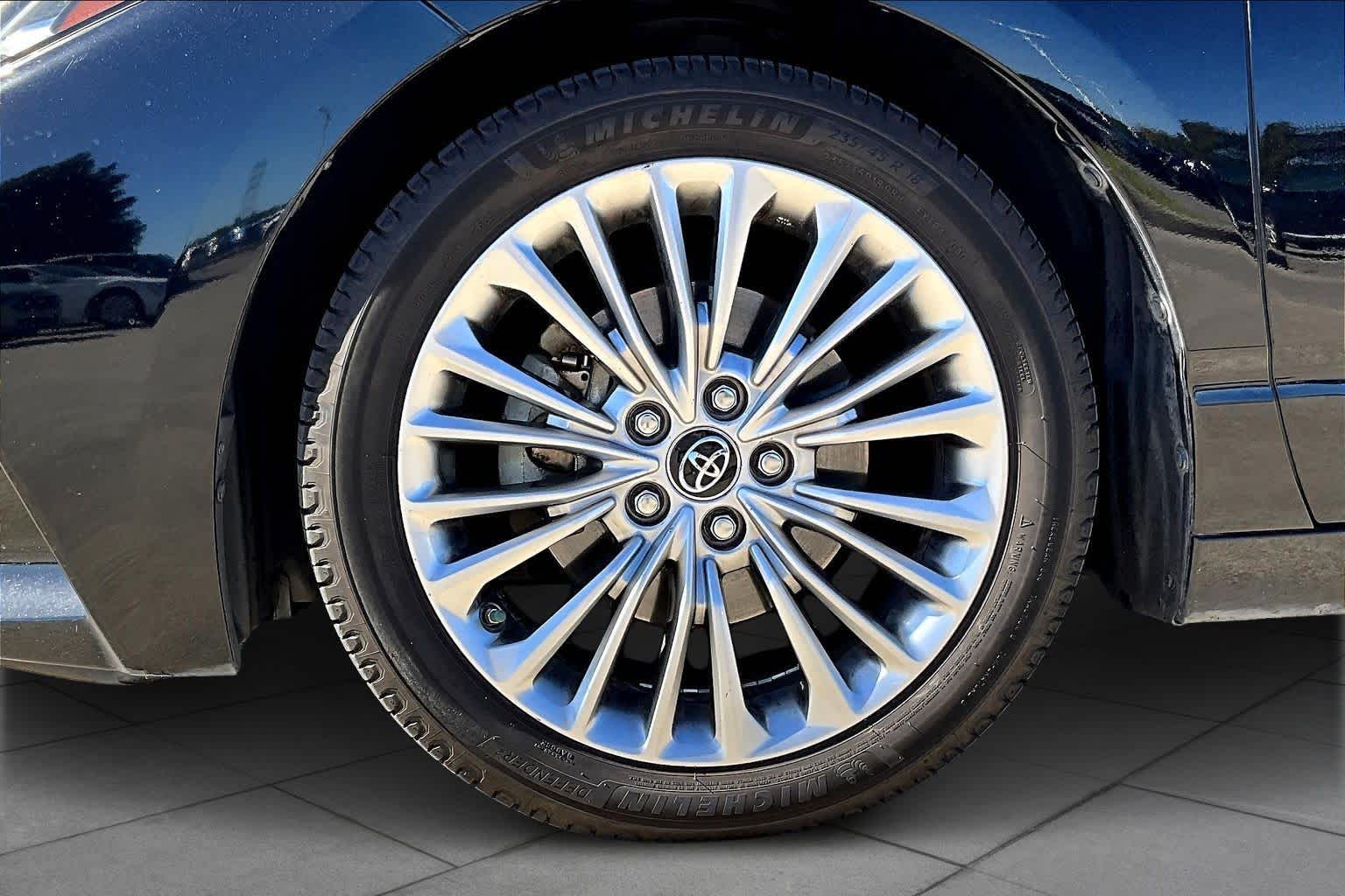 2019 Toyota Avalon Hybrid Limited Midnight Black Metallic at Lexus Southwest Houston