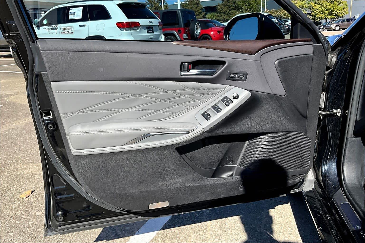 2019 Toyota Avalon Hybrid Limited Midnight Black Metallic at Lexus Southwest Houston