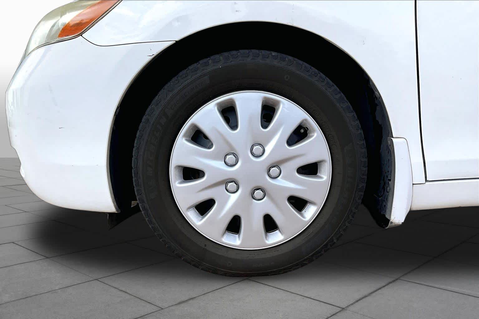 2009 Toyota Camry  Super White at AutoNation USA Houston