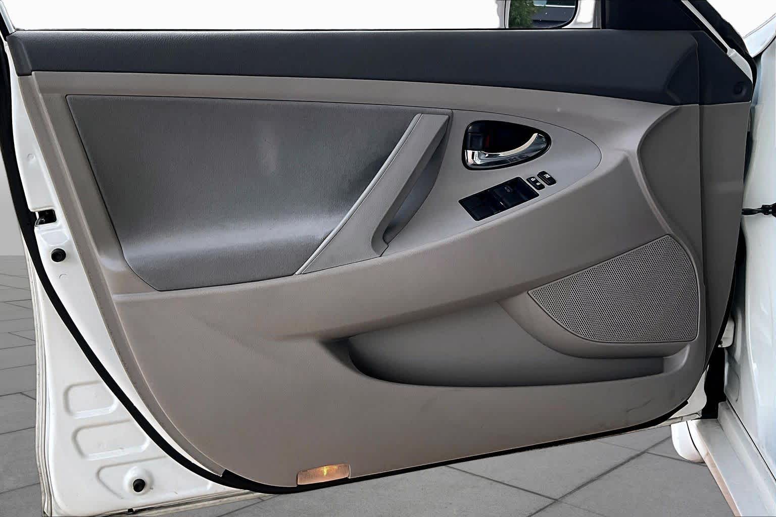 2009 Toyota Camry  Super White at AutoNation USA Houston