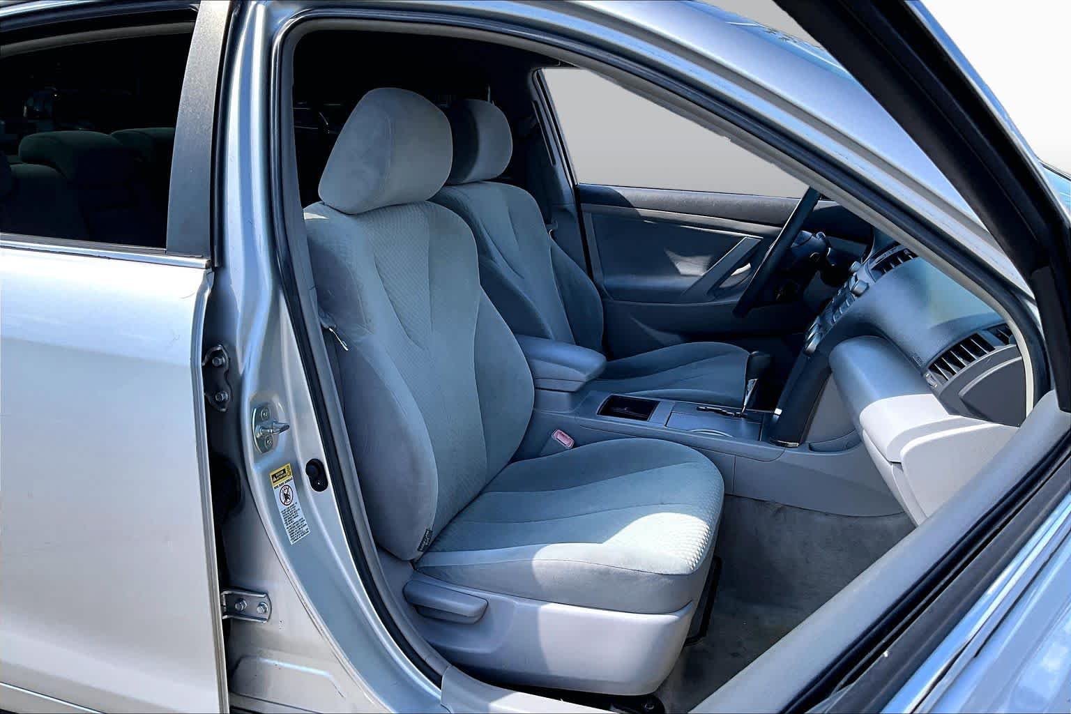 2009 Toyota Camry photo 8 of 31