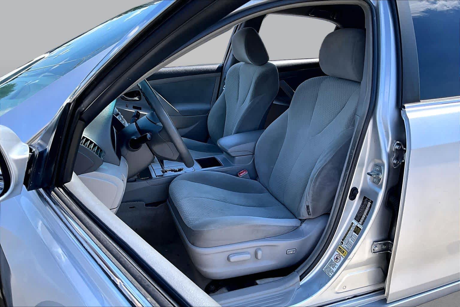 2009 Toyota Camry photo 7 of 31