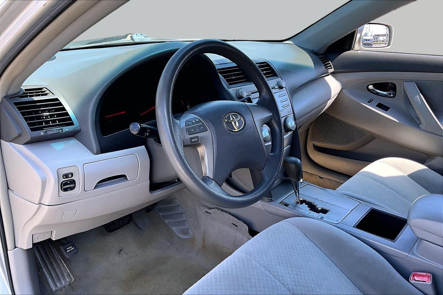 2009 Toyota Camry photo 15 of 31