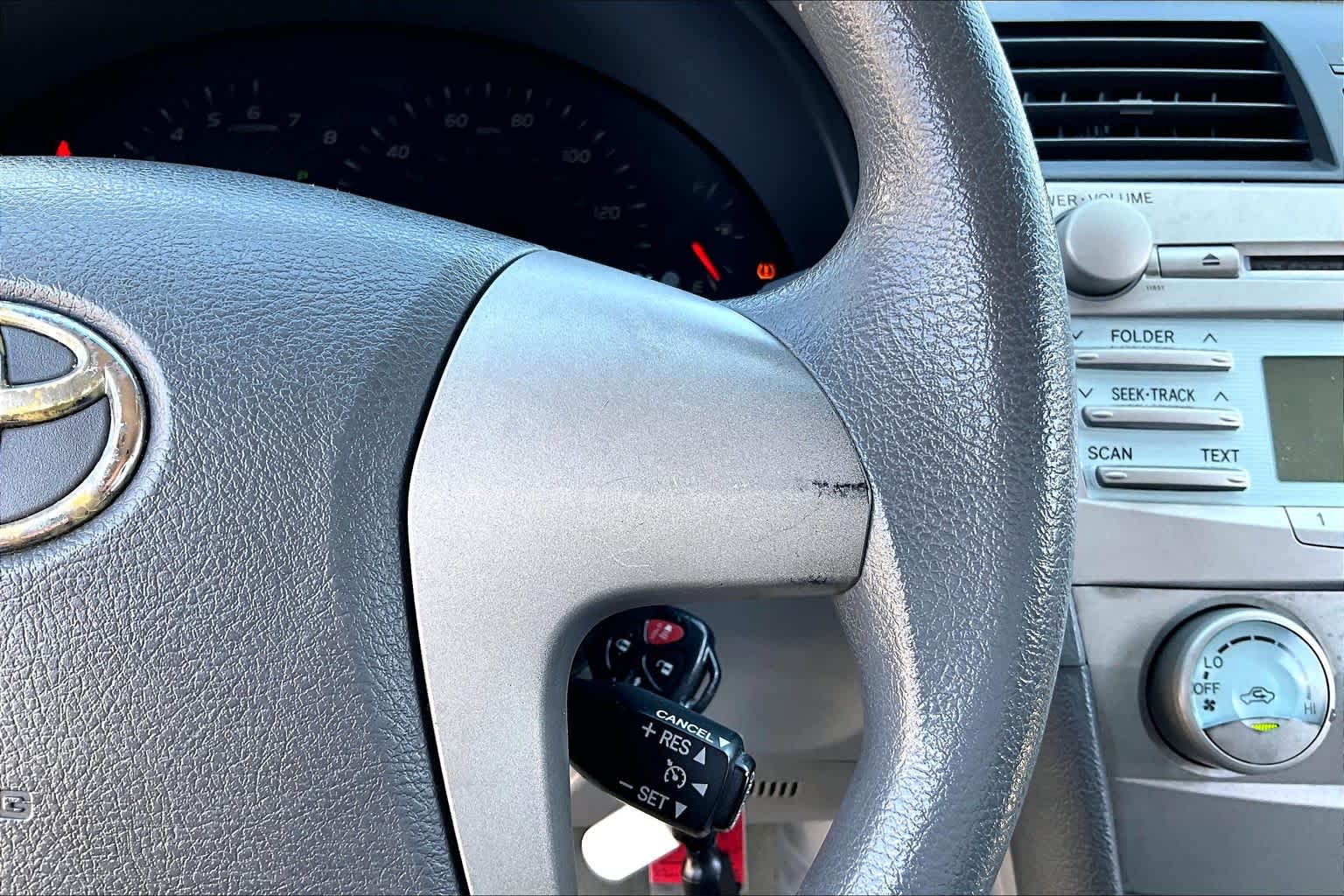 2009 Toyota Camry photo 22 of 31