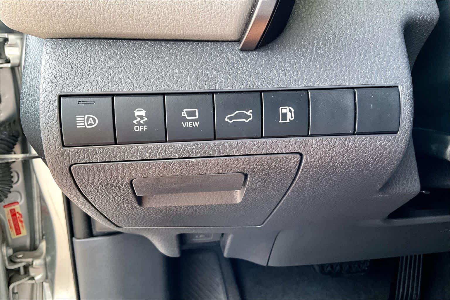 2018 Toyota Camry XLE V6 Celestial Silver Metallic at Beck & Masten Kia
