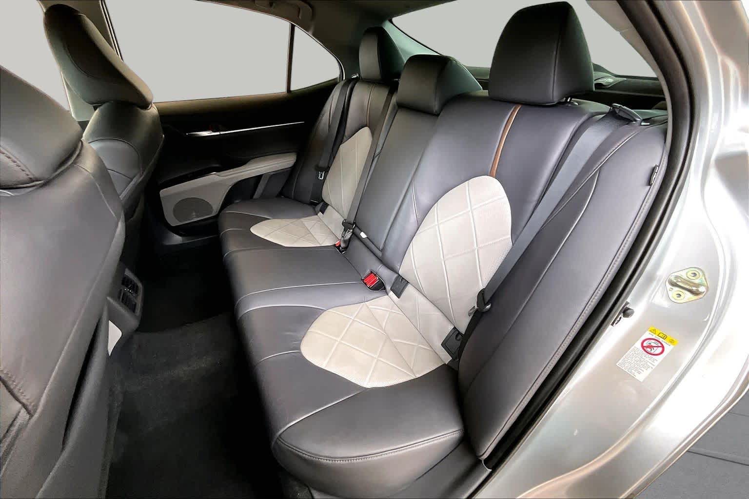 2018 Toyota Camry XLE V6 Celestial Silver Metallic at Beck & Masten Kia