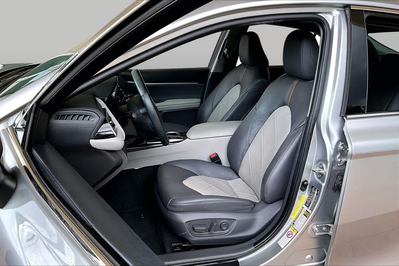 2018 Toyota Camry XLE V6 Celestial Silver Metallic at Beck & Masten Kia