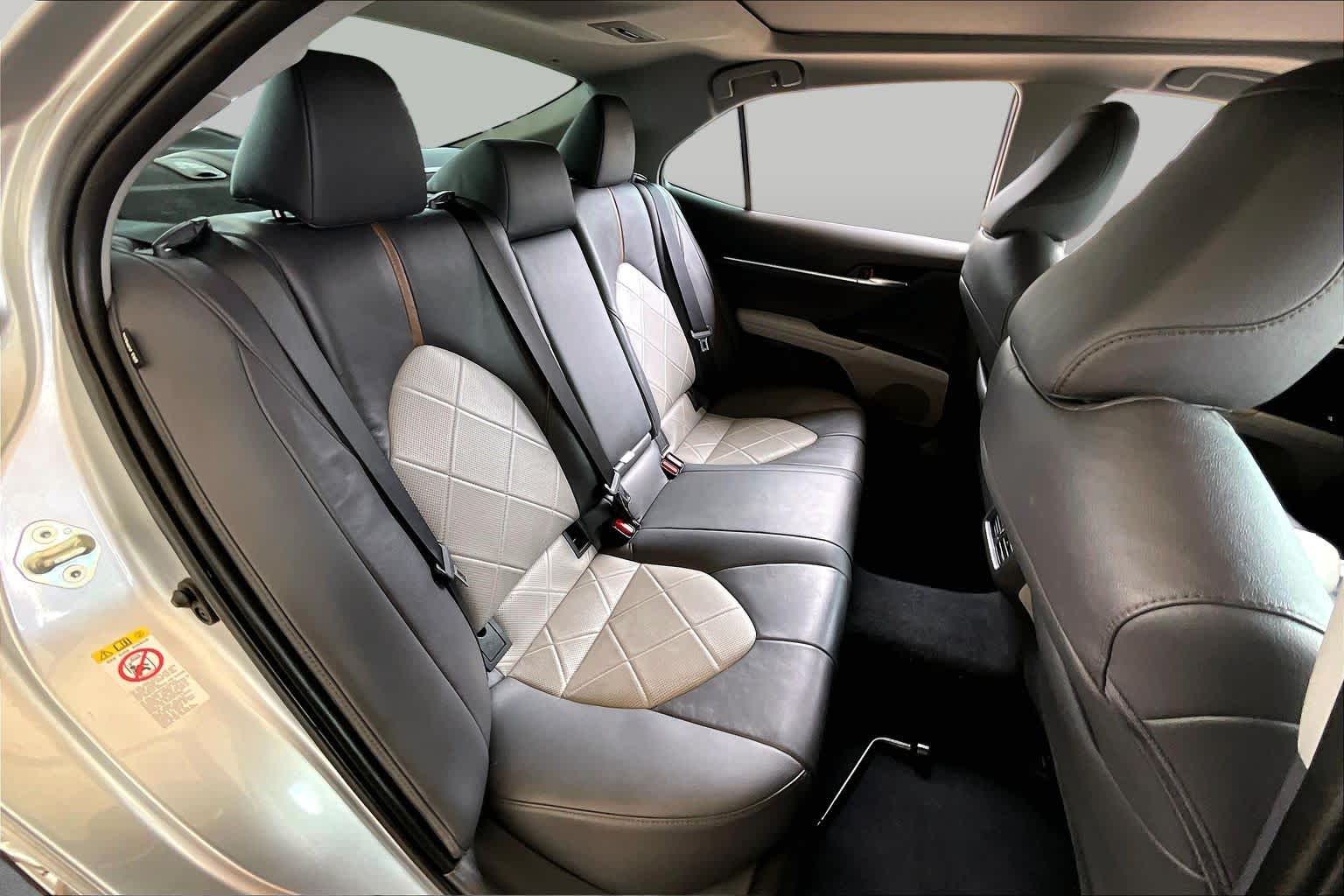 2018 Toyota Camry XLE V6 Celestial Silver Metallic at Beck & Masten Kia