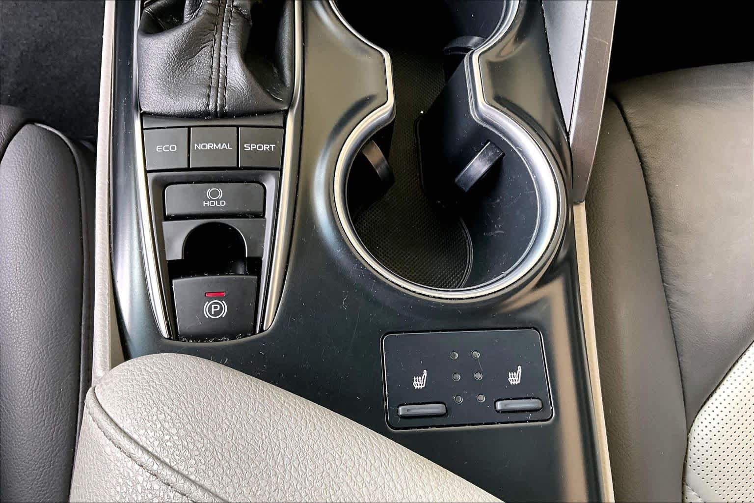 2018 Toyota Camry XLE V6 Celestial Silver Metallic at Beck & Masten Kia