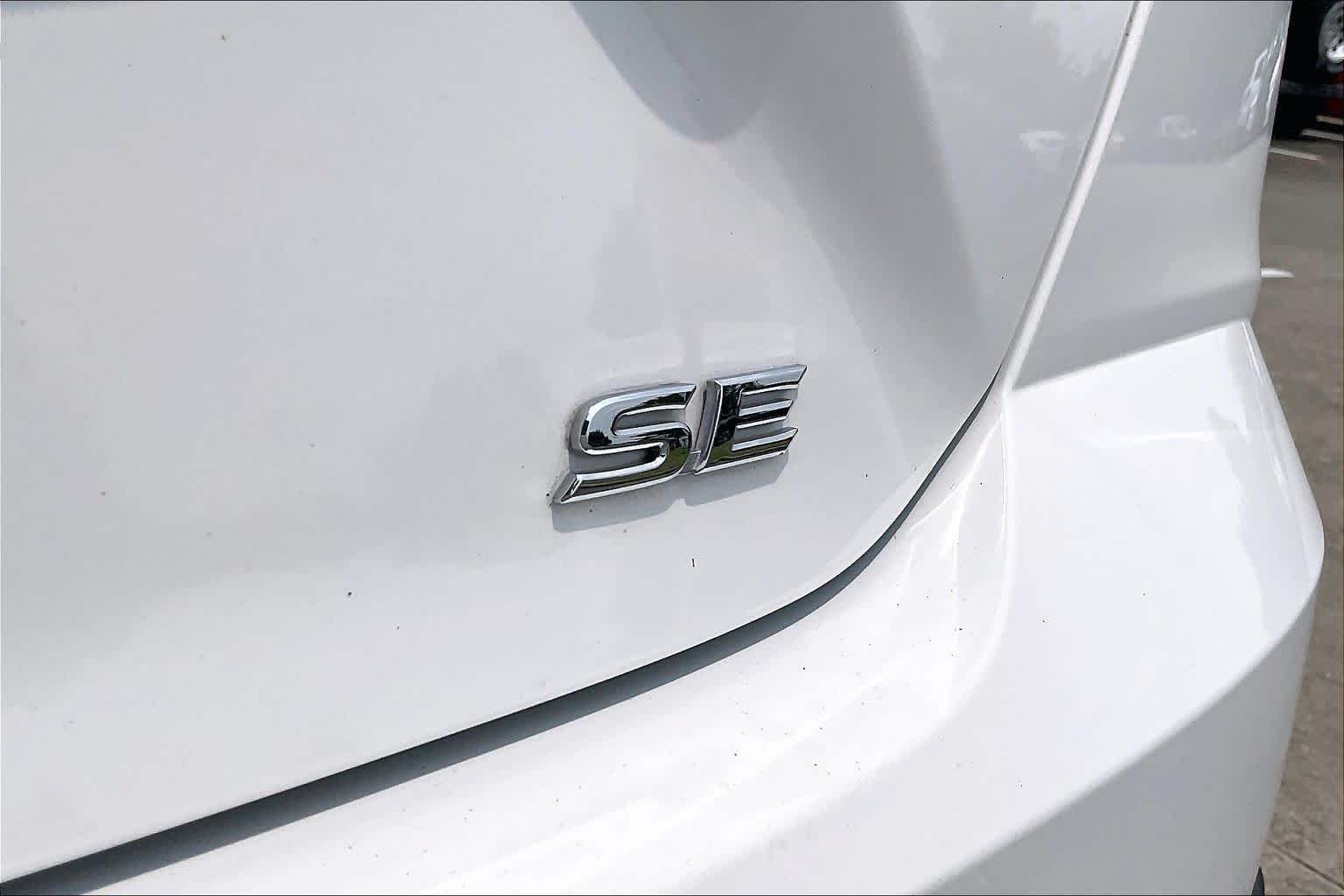 2025 Toyota Camry SE Ice Cap at Group 1 Toyota Southwest