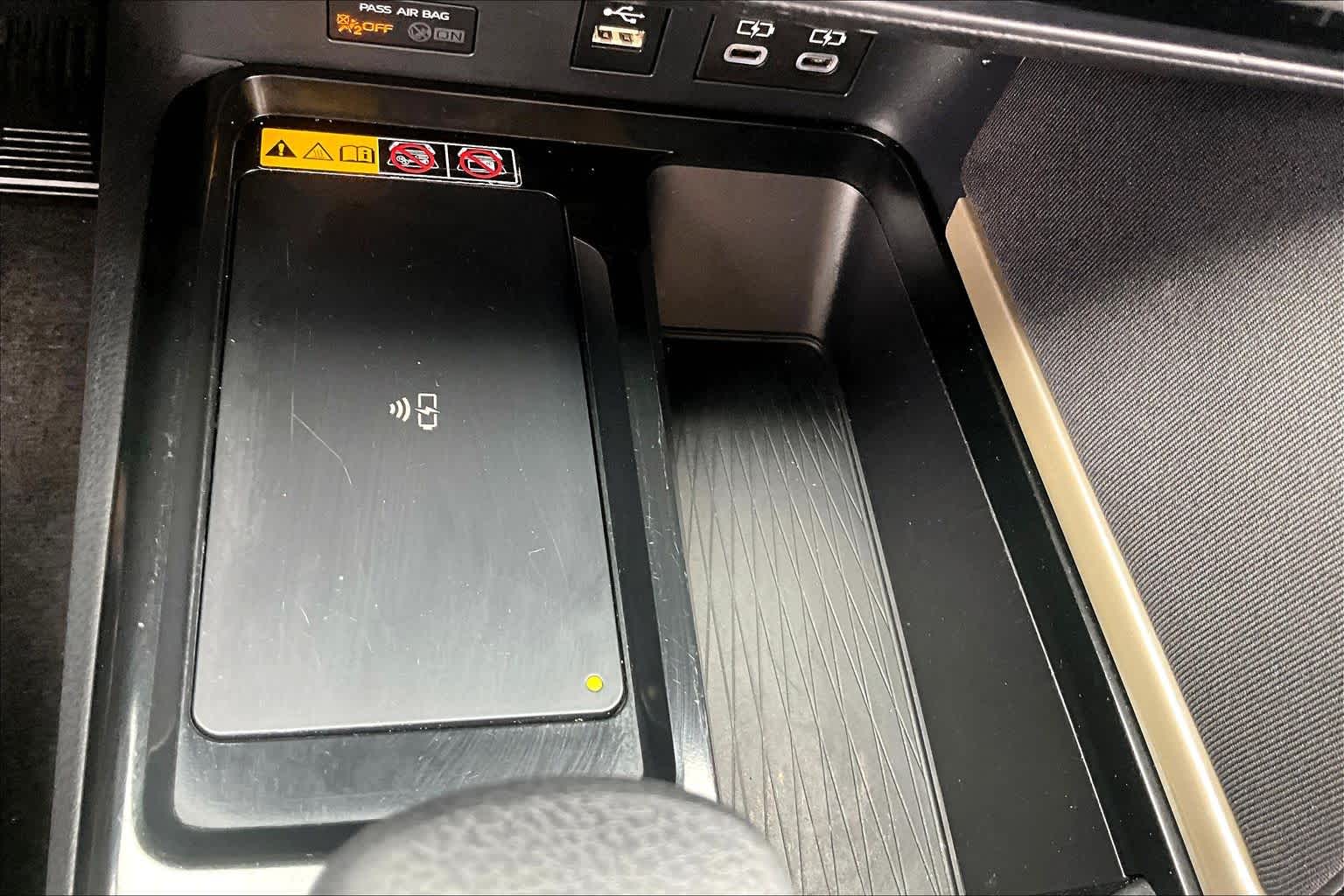 2025 Toyota Camry photo 33 of 34