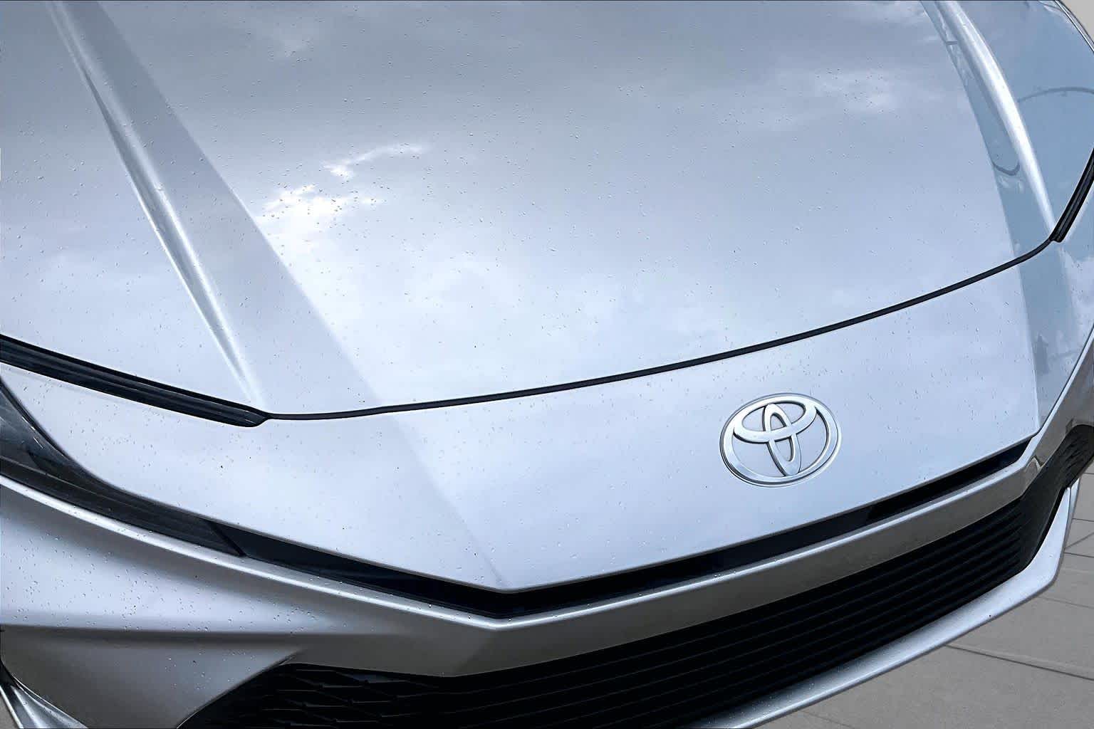 2025 Toyota Camry photo 29 of 34