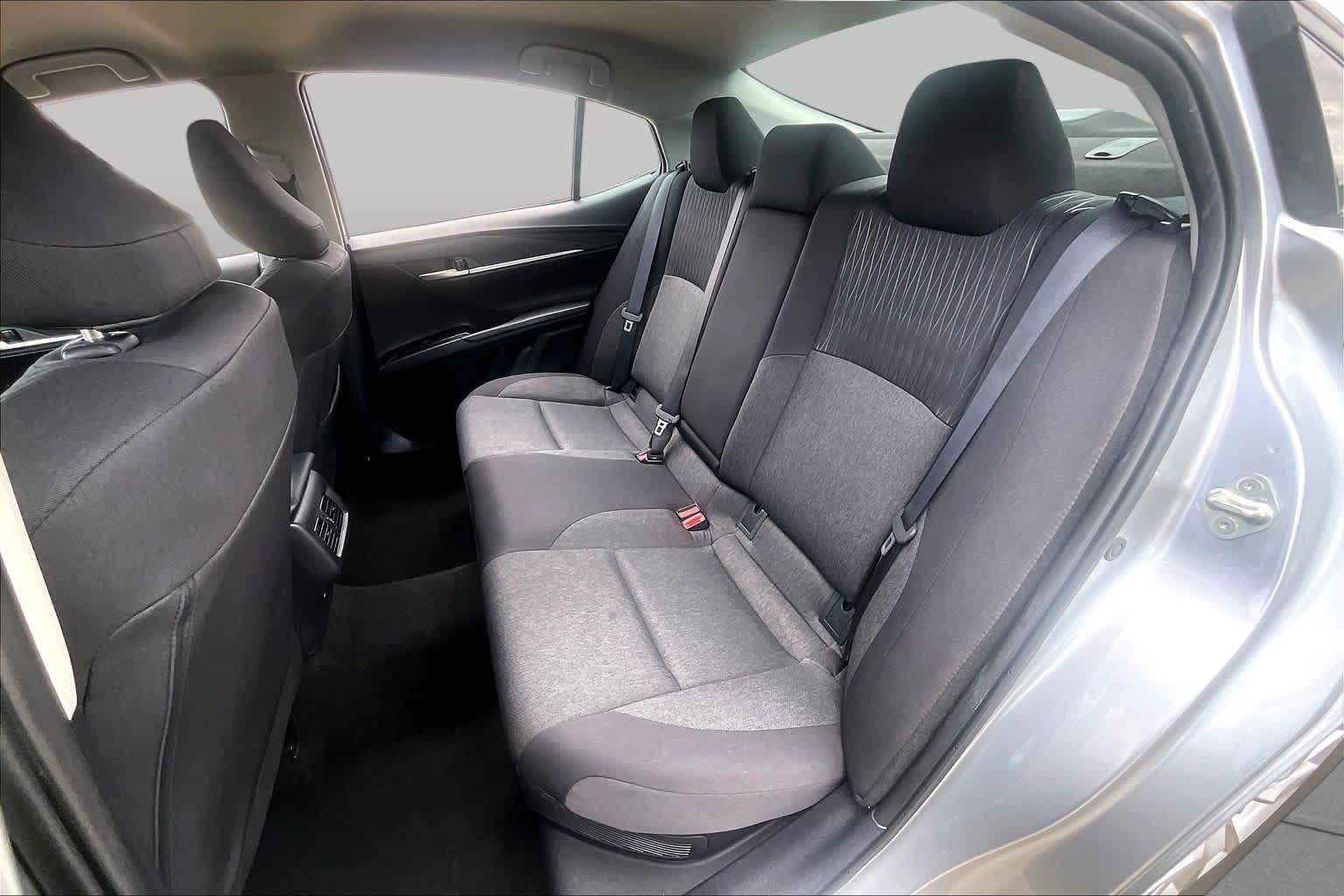 2025 Toyota Camry photo 19 of 34