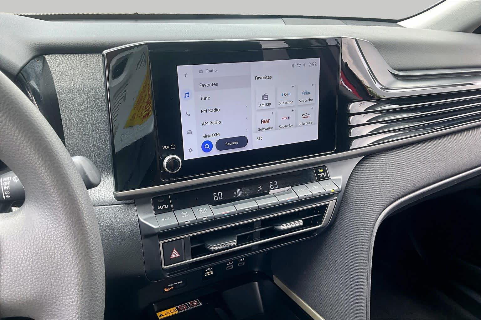2025 Toyota Camry photo 7 of 34