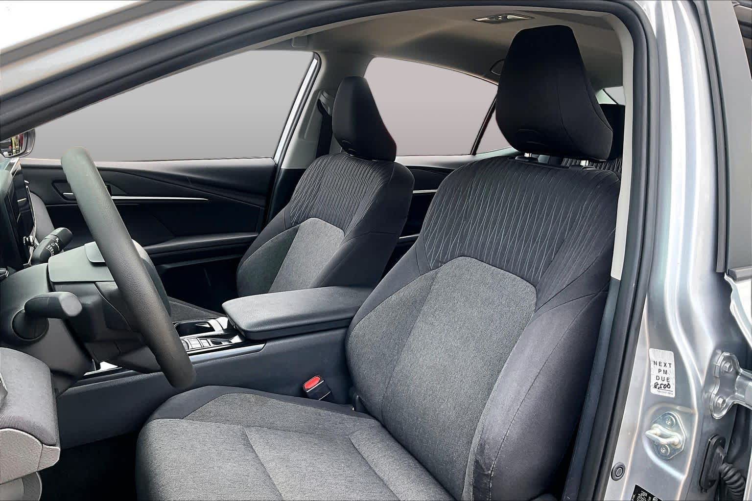 2025 Toyota Camry photo 8 of 34