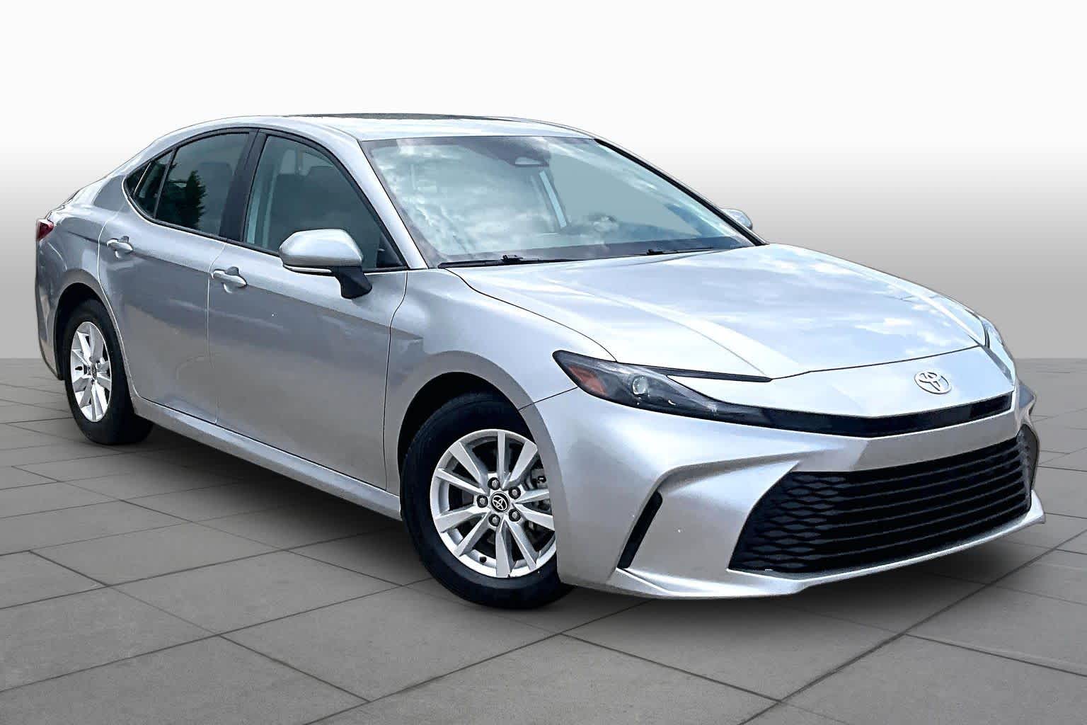 2025 Toyota Camry photo 3 of 34