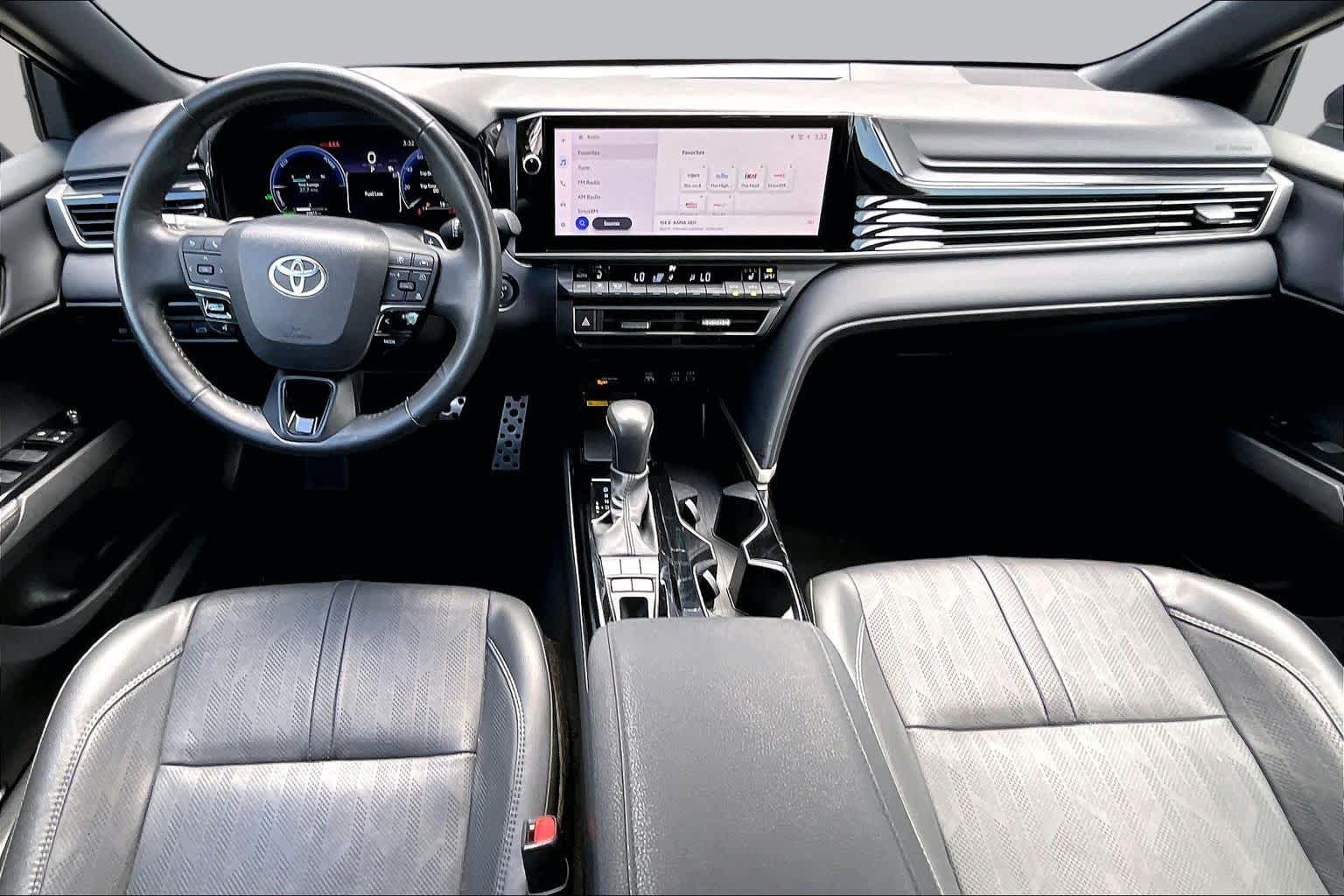 2025 Toyota Camry photo 16 of 35