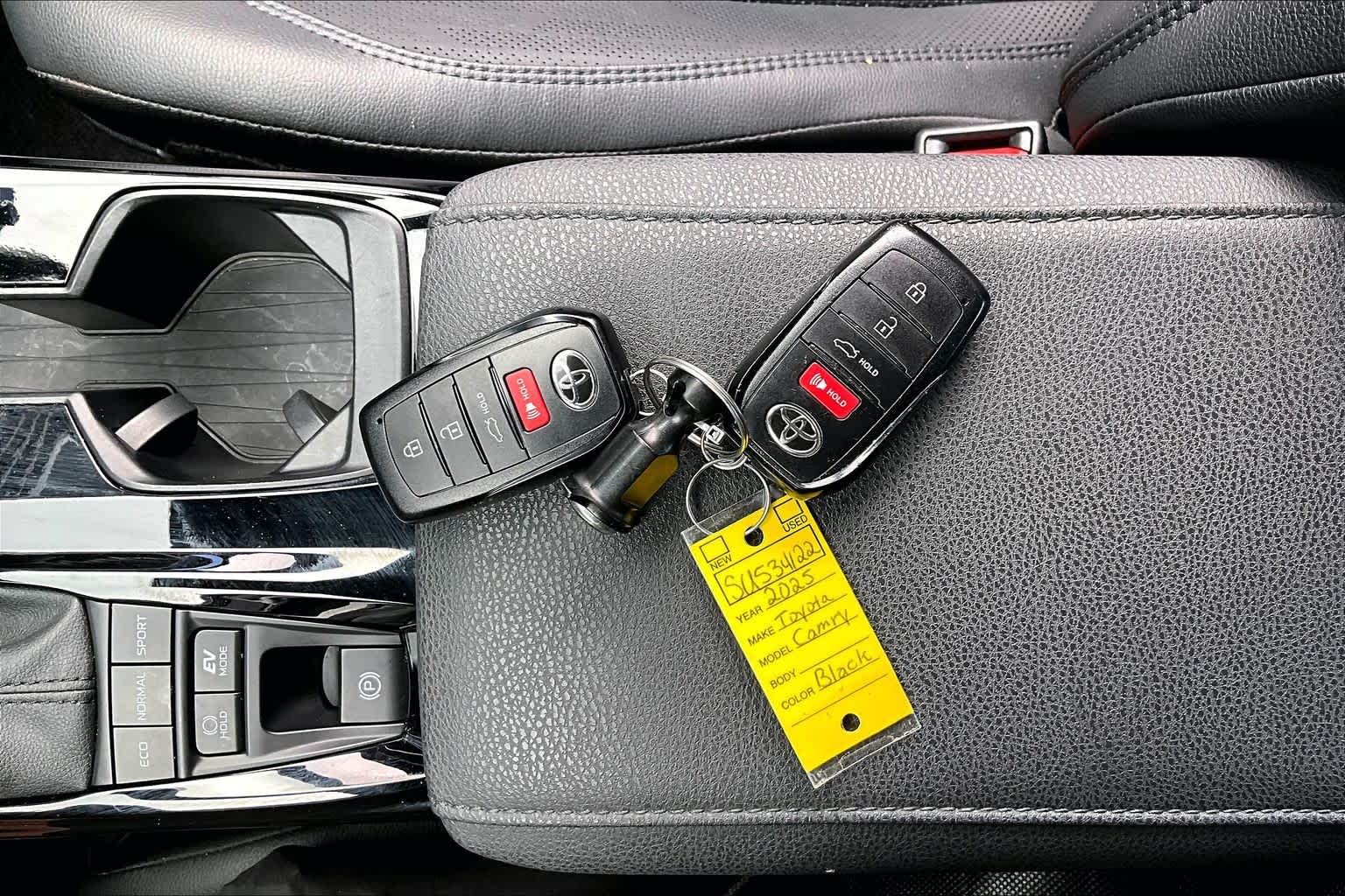 2025 Toyota Camry photo 15 of 35