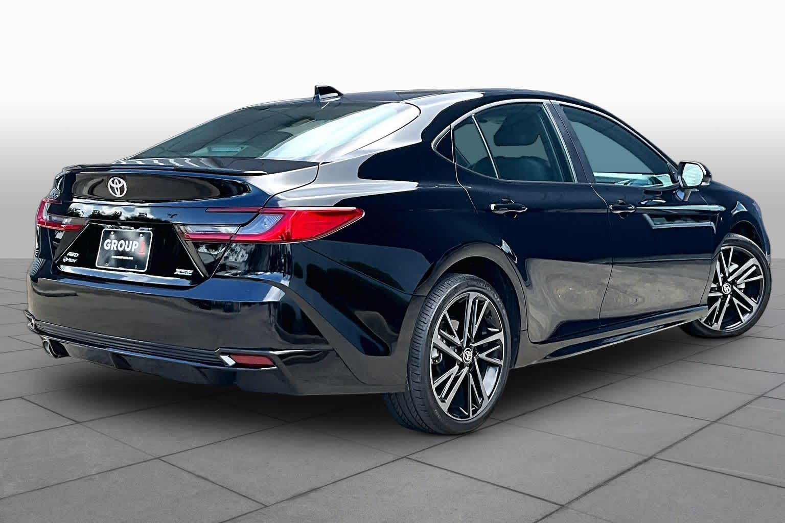 2025 Toyota Camry photo 13 of 35