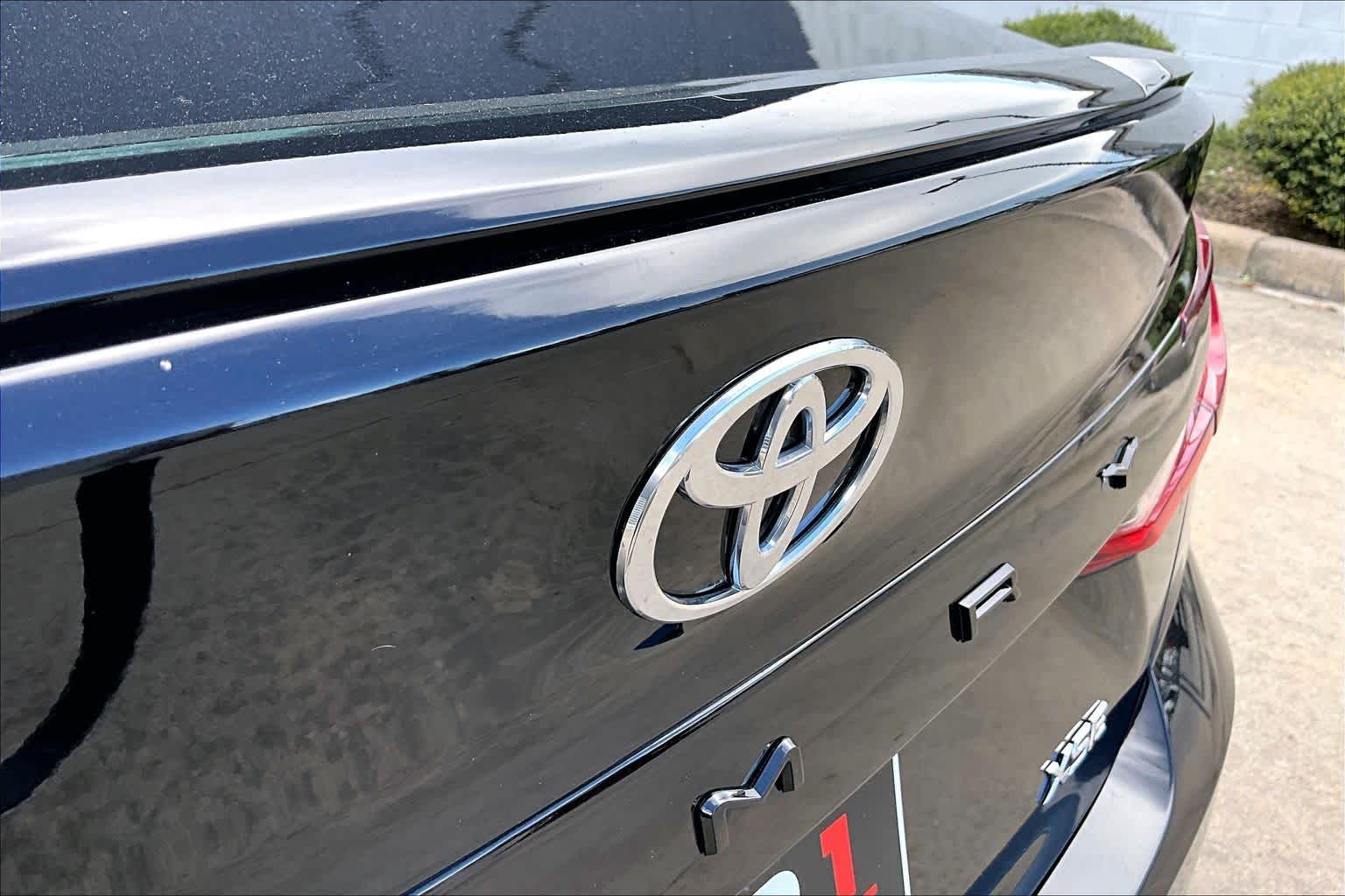 2025 Toyota Camry photo 10 of 35