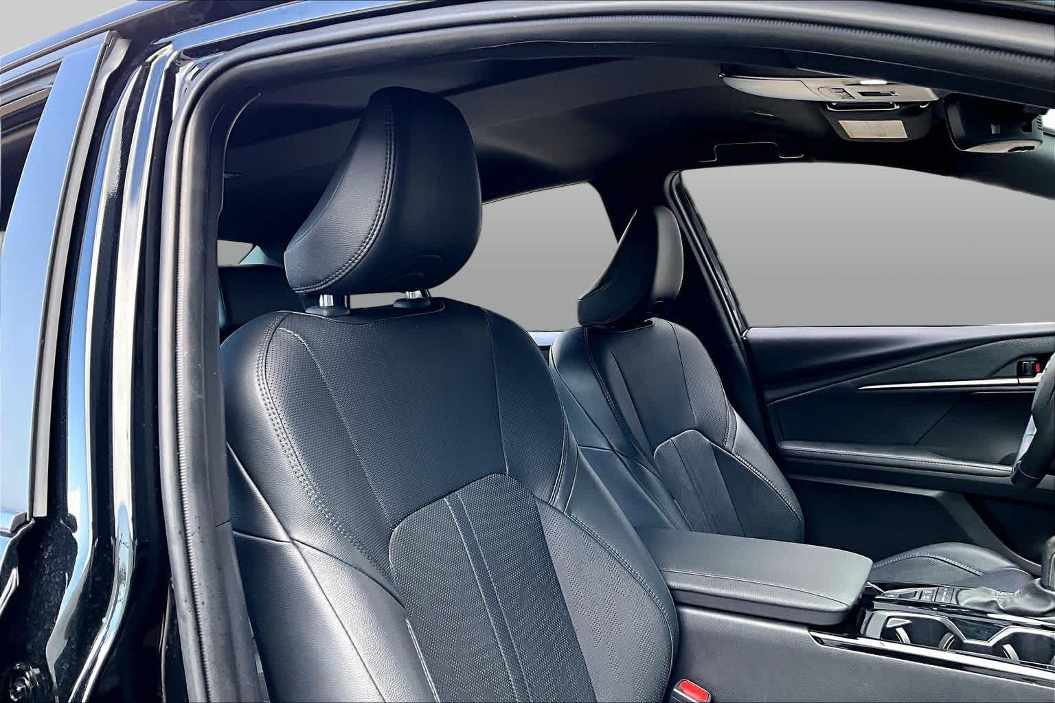 2025 Toyota Camry photo 9 of 35