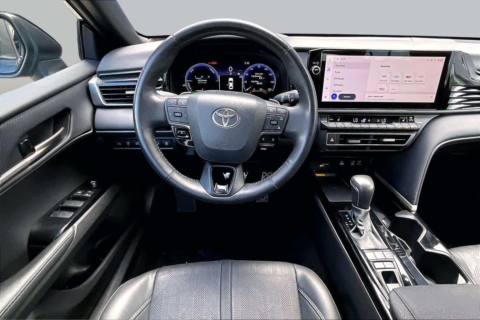 2025 Toyota Camry photo 6 of 35