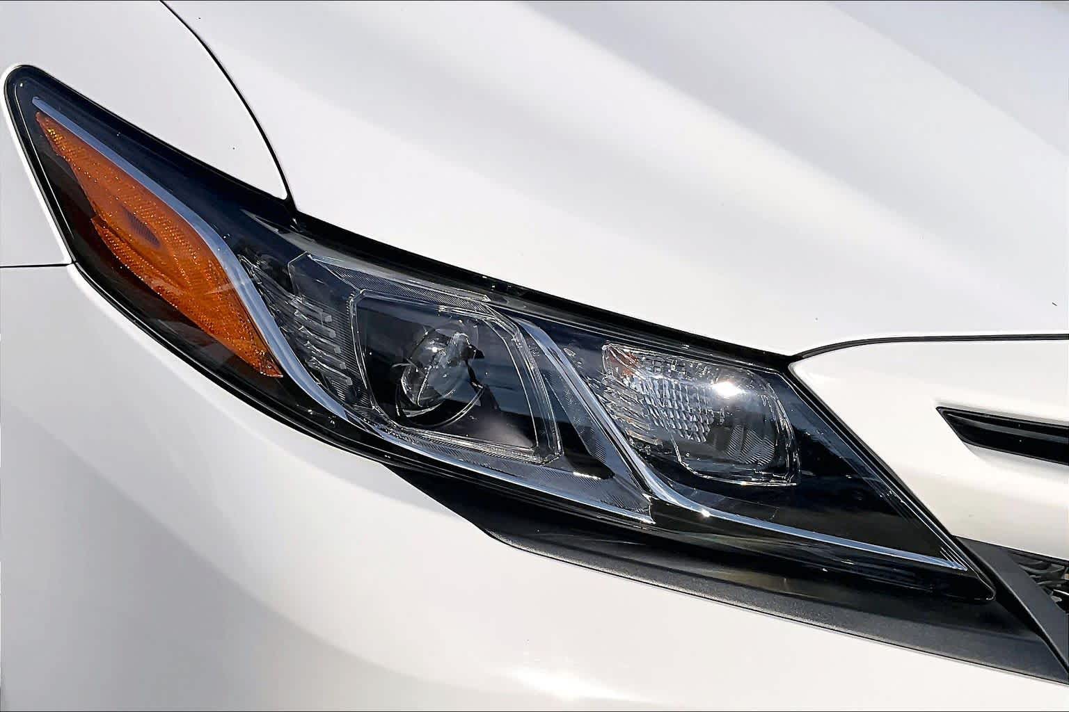 2020 Toyota Camry SE Super White at Mercedes-Benz of Houston North