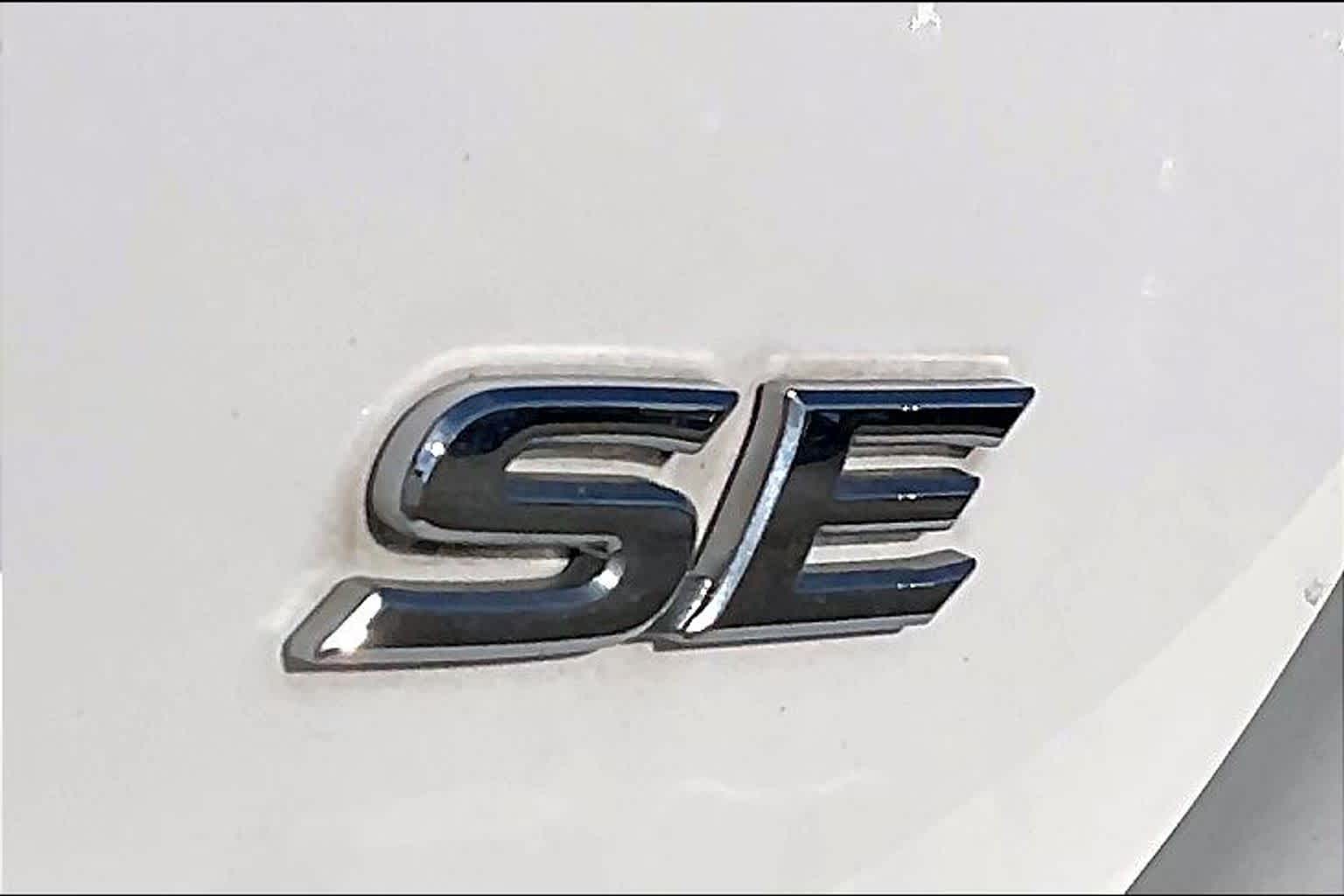 2020 Toyota Camry SE Super White at Mercedes-Benz of Houston North