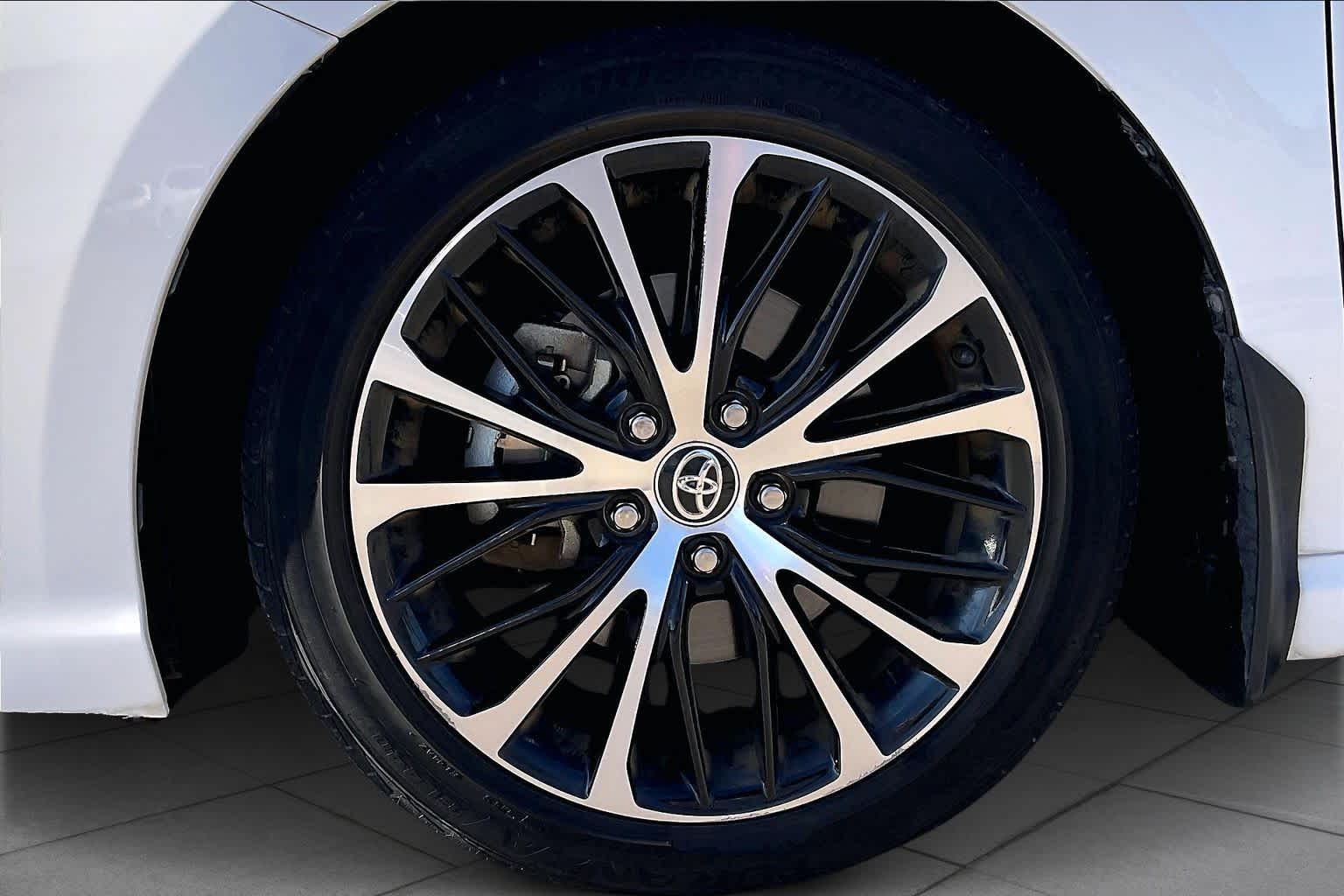 2020 Toyota Camry SE Super White at Mercedes-Benz of Houston North