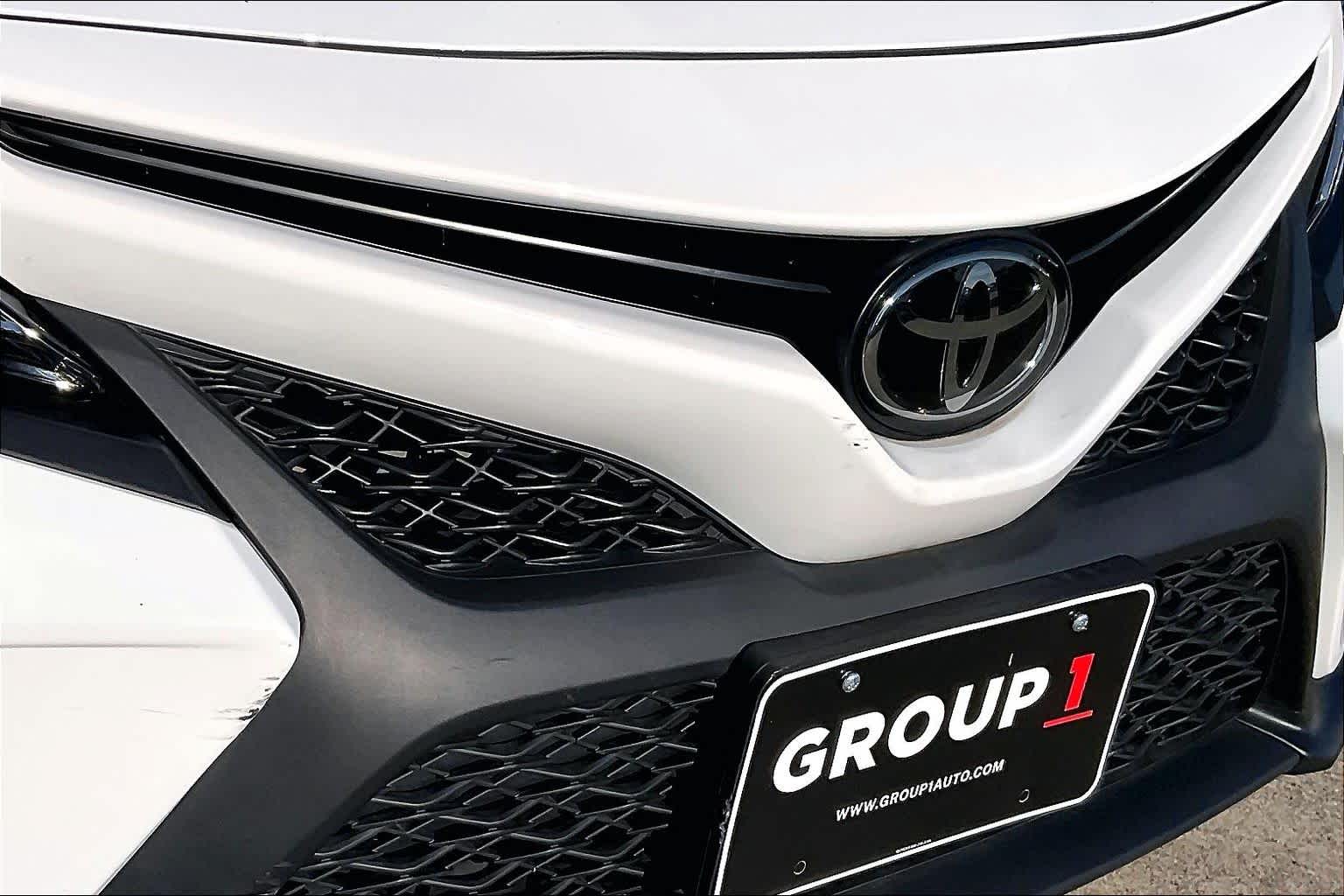 2020 Toyota Camry SE Super White at Mercedes-Benz of Houston North