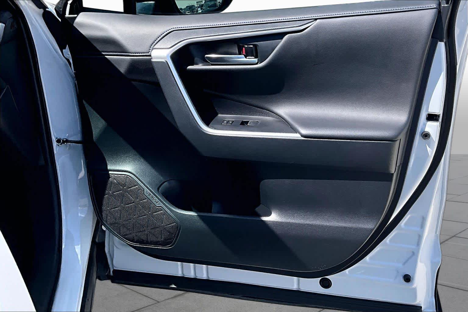 2024 Toyota RAV4 photo 21 of 31