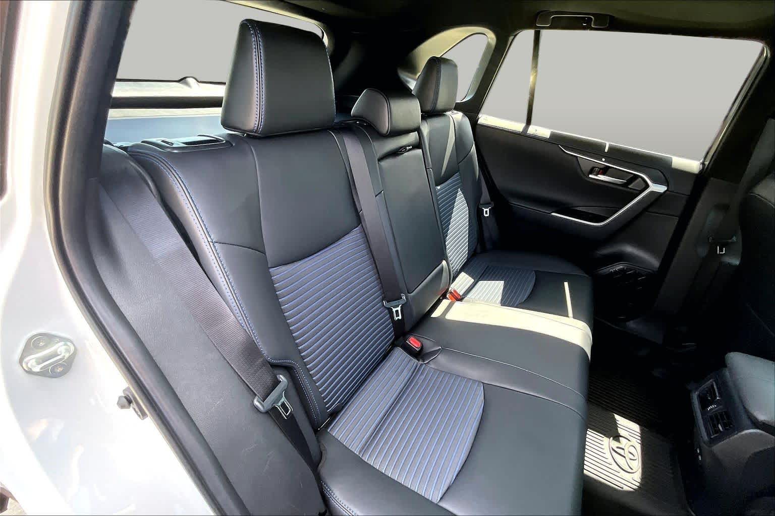 2024 Toyota RAV4 photo 19 of 31