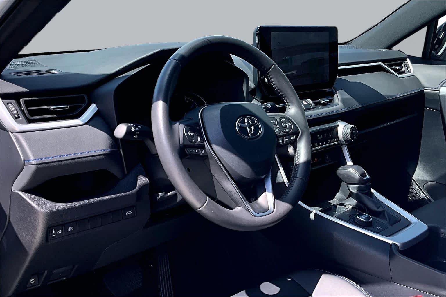 2024 Toyota RAV4 photo 16 of 31